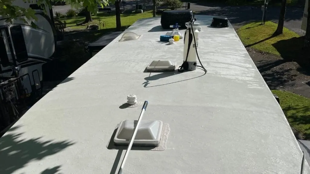 RV Roof Cleaning