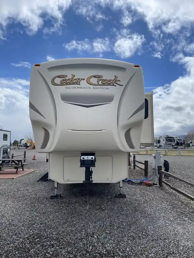 Fifth Wheel RV Detailing