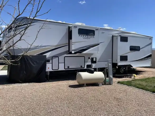 Fifth Wheel RV Detailing